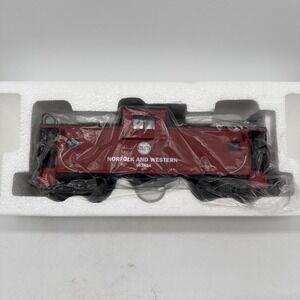 M.T.H. Electric Trains Norfolf & Western O Scale Extended Vision Caboose WithBox